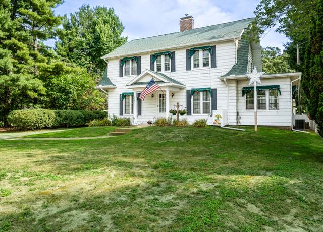 Property at 2841 Niles Rd, St. Joseph, MI 49085, 4 beds, 2 baths