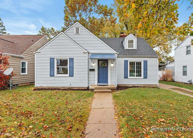 Property at 1007 Arlington St NE, Grand Rapids, MI 49505, 4 beds, 1.5 baths