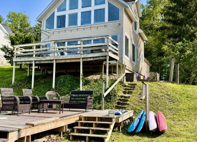 Property at 727 Treasure Island Dr, Mattawan, MI 49071, 3 beds, 2 baths