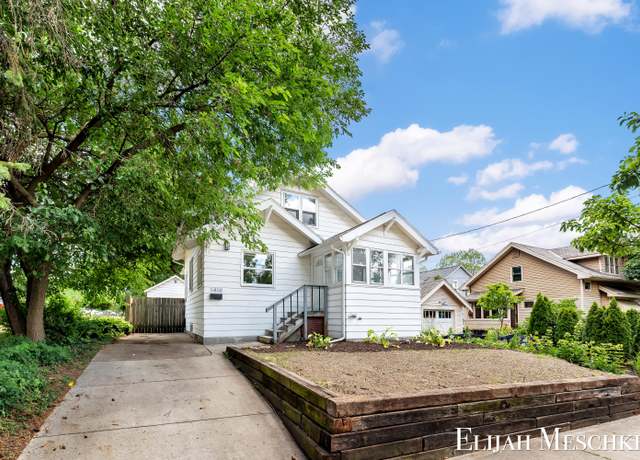 Property at 1410 Union Ave NE, Grand Rapids, MI 49505, 3 beds, 1 bath