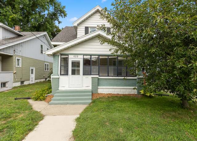 Property at 623 Diamond Ave NE, Grand Rapids, MI 49503, 3 beds, 2 baths