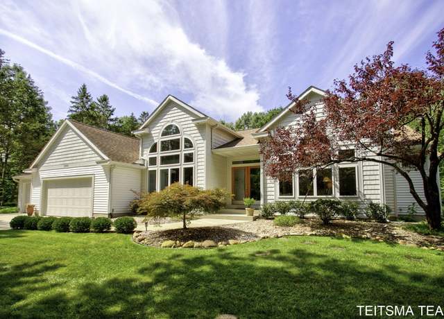 Property at 12993 144th Ave, Grand Haven, MI 49417, 4 beds, 3.5 baths