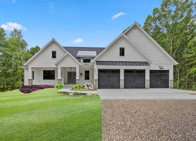 Property at 8571 Young Ave NE, Rockford, MI 49341, 5 beds, 3 baths