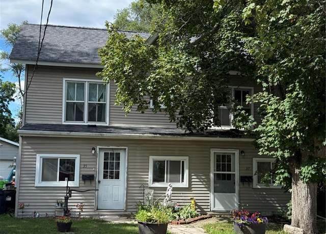 Property at 35 East St, Oxford, MI 48371, 3 beds, 3 baths
