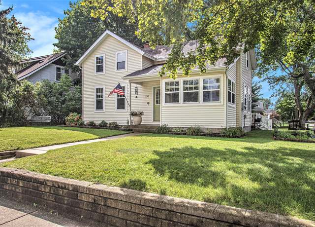 Property at 532 E Main Ave, Zeeland, MI 49464, 3 beds, 2 baths