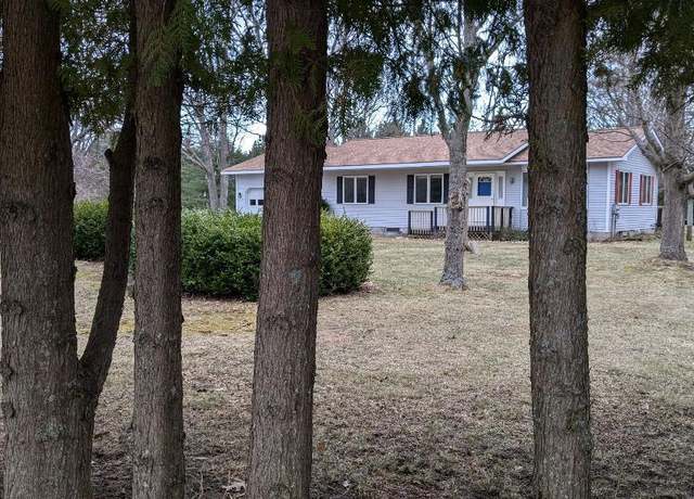Property at 3341 Jungle Inn Rd, Arcadia, MI 49613, 2 beds, 1 bath