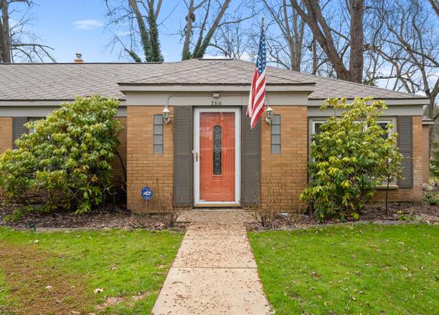 Property at 2816 Seamers St, Kalamazoo, MI 49048, 5 beds, 3 baths