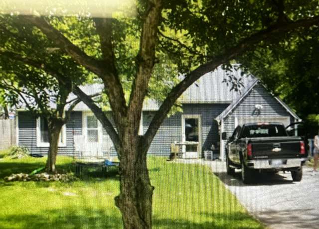 Property at 123 Cameron St SE, Grand Rapids, MI 49548, 2 beds, 1 bath