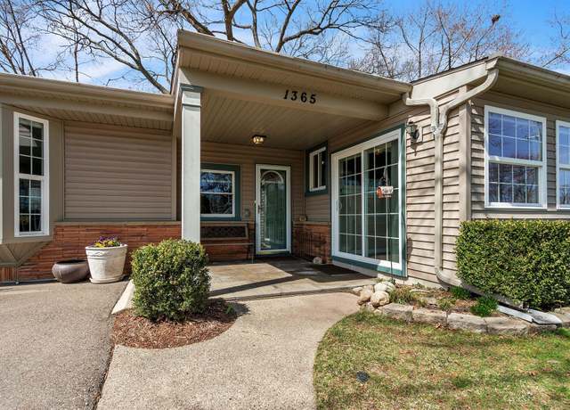 Property at 1365 Whitney St, Waterford, MI 48328, 3 beds, 2 baths