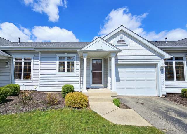 Property at 275 Shoreside North SE, Grand Rapids, MI 49548, 2 beds, 2.5 baths