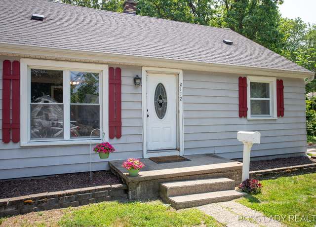 Property at 2112 Johanna Ave SW, Wyoming, MI 49509, 4 beds, 1 bath