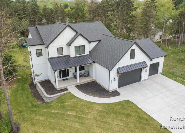Property at 6080 Coventry Woods Dr, Belmont, MI 49306, 5 beds, 3.5 baths