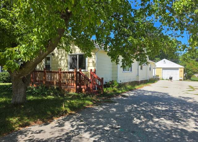 Property at 913 Lawndale St, Ludington, MI 49431, 3 beds, 1 bath