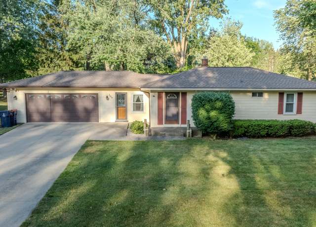 Property at 109 Grandview Ave, Holland, MI 49423, 3 beds, 2 baths