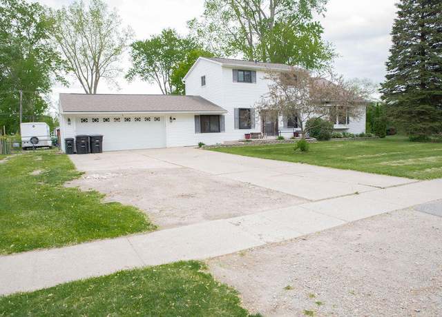 Property at 19610 Brentwood St, Livonia, MI 48152, 3 beds, 2 baths