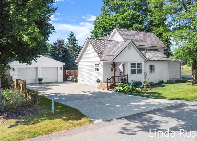Property at 184 Parsonage St, Saranac, MI 48881, 4 beds, 2 baths