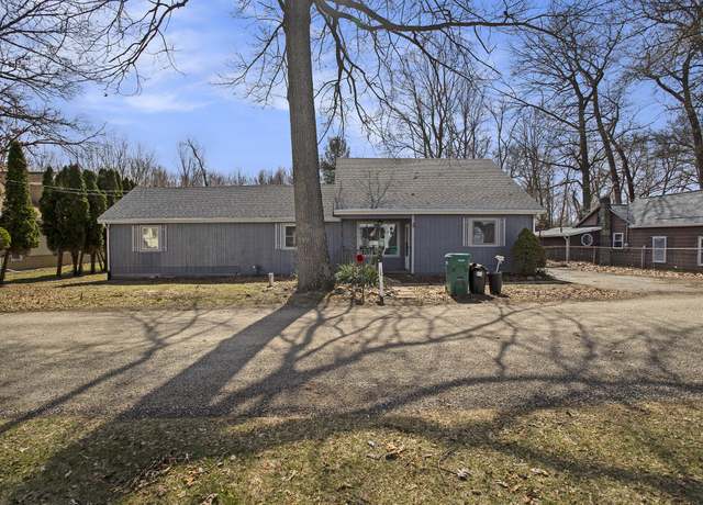 Property at 1093 Orchard Dr, Marshall, MI 49068, 4 beds, 2 baths