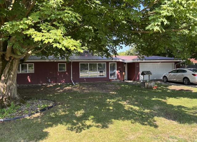 Property at 1105 Michigan Ave, Sturgis, MI 49091, 3 beds, 1.5 baths