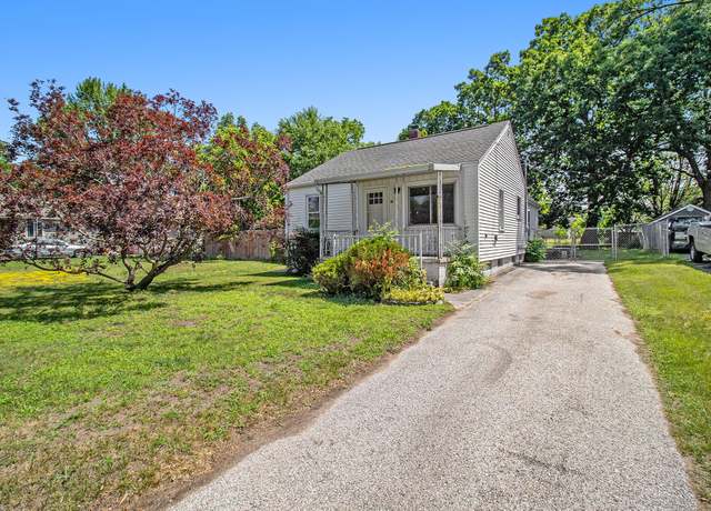 Property at 810 N James St, Ludington, MI 49431, 3 beds, 2 baths