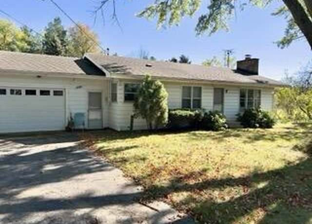 Property at 6180 S Green Ave, Fremont, MI 49412, 4 beds, 2 baths