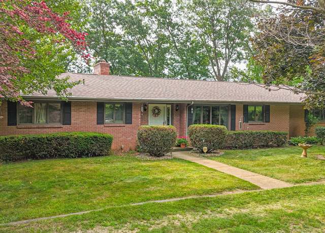 Property at 55835 Davis Ln, Dowagiac, MI 49047, 6 beds, 3.5 baths