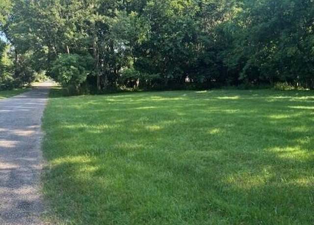 Property at 425 S Barker St, New Buffalo, MI 49117