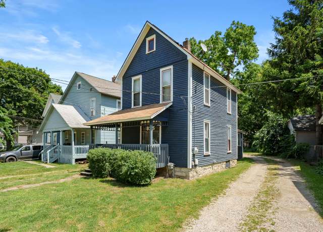 Property at 825 Oakland Dr, Kalamazoo, MI 49008, 3 beds, 1 bath