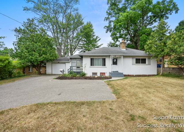 Property at 2967 Kalamazoo Ave SE, Grand Rapids, MI 49508, 2 beds, 1.5 baths