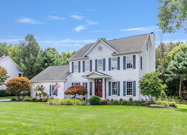 Property at 1872 Goldeneye Dr, Holland, MI 49424, 5 beds, 3.5 baths