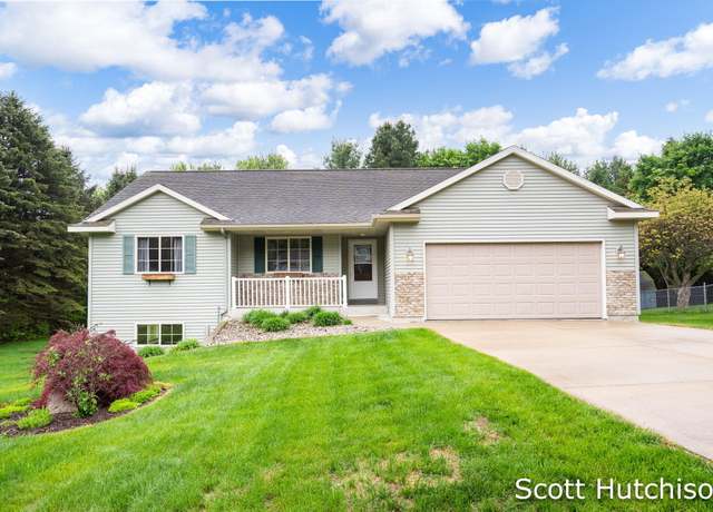 Property at 10329 Leland Dr, Greenville, MI 48838, 3 beds, 1.5 baths