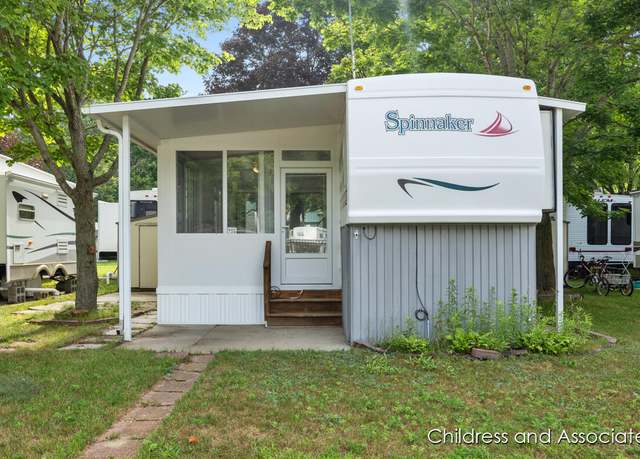 Property at 10020 N Musson Rd, Six Lakes, MI 48886, 2 beds, 1 bath
