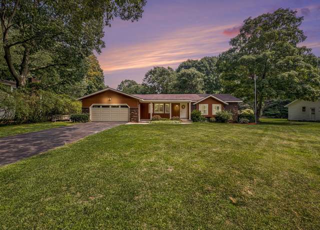 Property at 13376 Lakeshore Ave, Grand Haven, MI 49417, 3 beds, 2 baths