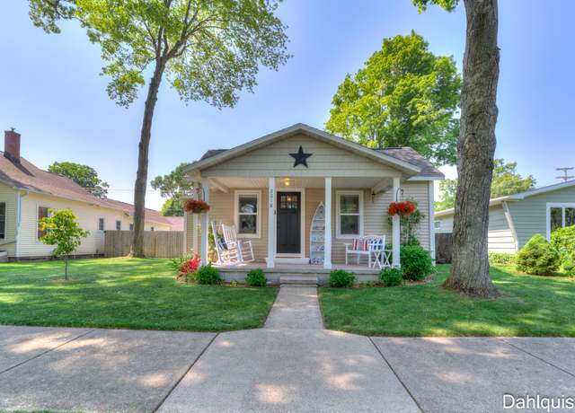 Property at 2018 Oak Ave, Muskegon, MI 49445, 2 beds, 1 bath
