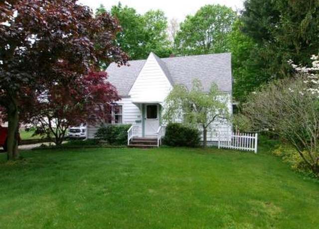 Property at 98 Reading Ave, Hillsdale, MI 49242, 3 beds, 1 bath