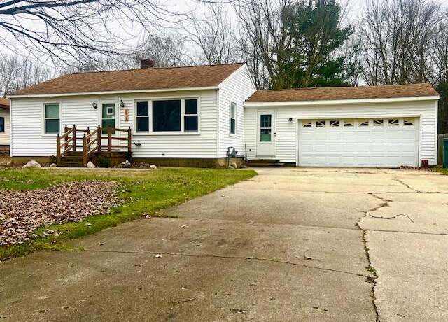 Property at 521 Aue Rd, Norton Shores, MI 49441, 2 beds, 1 bath