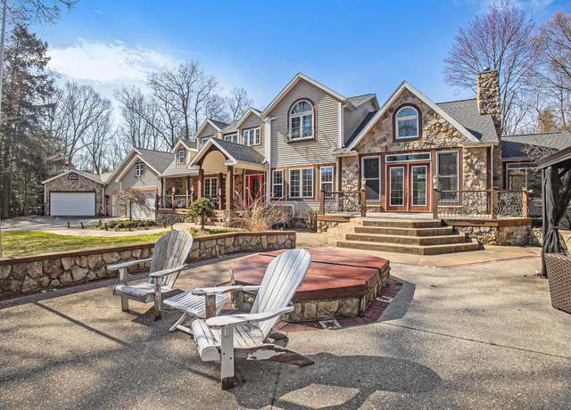 Property at 2051 Hyde Park Rd, Muskegon, MI 49445, 5 beds, 3.5 baths
