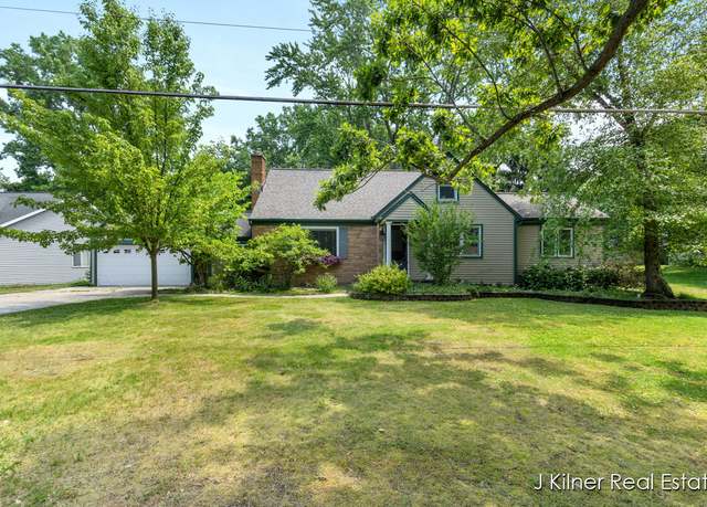 Property at 1940 Perkins Ave NE, Grand Rapids, MI 49505, 5 beds, 2 baths