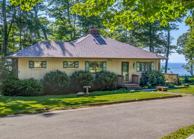 Property at 4569 S Lakeshore Dr, Ludington, MI 49431, 3 beds, 2 baths