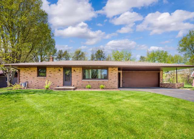 Property at 2794 W Park Ln, Benton Harbor, MI 49022, 3 beds, 2 baths