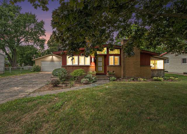 Property at 4435 Poinsettia Ave SE, Grand Rapids, MI 49508, 2 beds, 1.5 baths