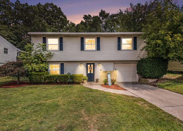 Property at 4930 Burgis Ave SE, Grand Rapids, MI 49508, 3 beds, 2 baths
