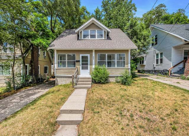 Property at 863 Burton St SE, Grand Rapids, MI 49507, 3 beds, 1.5 baths