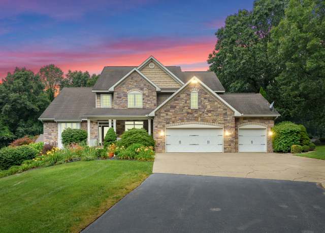 Property at 9116 S 6th St, Kalamazoo, MI 49009, 4 beds, 4.5 baths