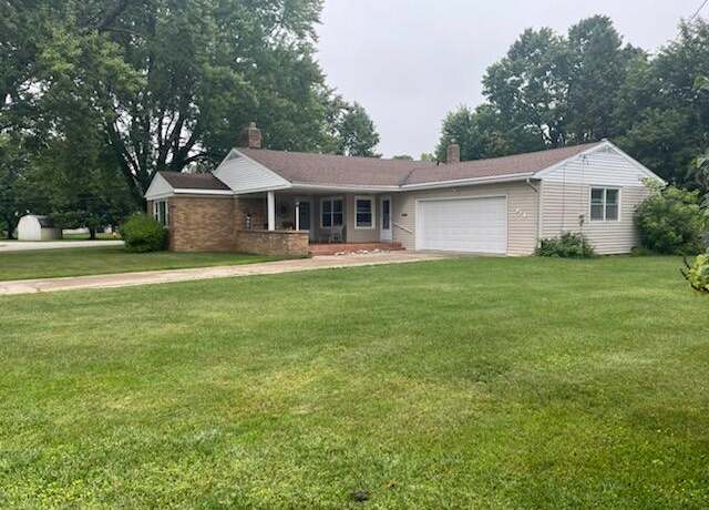 Property at 616 Lake Shore Dr, Cadillac, MI 49601, 2 beds, 2 baths
