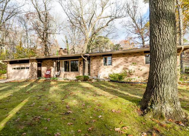 Property at 1815 Zoschke Rd, Benton Harbor, MI 49022, 4 beds, 3 baths