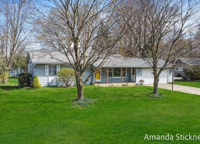 Property at 14163 Ridgewood Dr, Holland, MI 49424, 4 beds, 1.5 baths