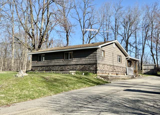 Property at 104 Cardinal Dr, Coldwater, MI 49036, 2 beds, 1 bath