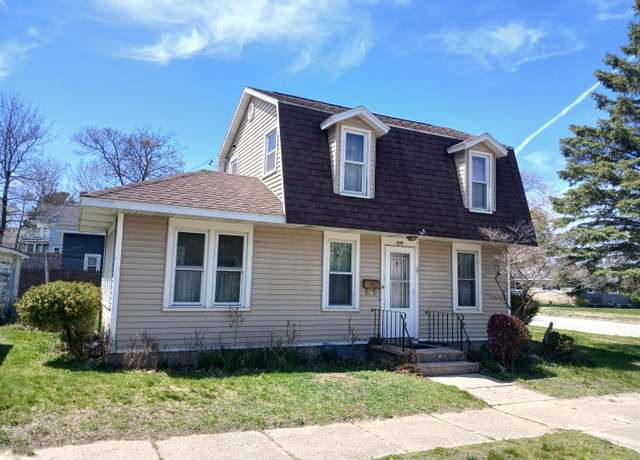 Property at 209 N Emily St, Ludington, MI 49431, 2 beds, 1 bath