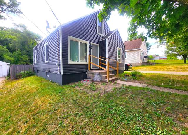 Property at 2258 Mckee Ave SW, Grand Rapids, MI 49503, 3 beds, 1.5 baths