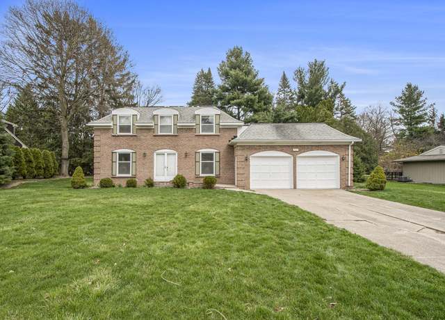 Property at 578 Arrowhead Ave SE, Grand Rapids, MI 49546, 4 beds, 2.5 baths